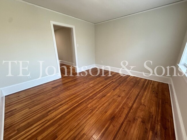 Building Photo - Updated 3BR/2BA Apartment with Quartz Counters & Modern Finishes