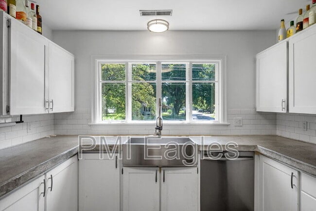 Building Photo - 2721 S Virginia St