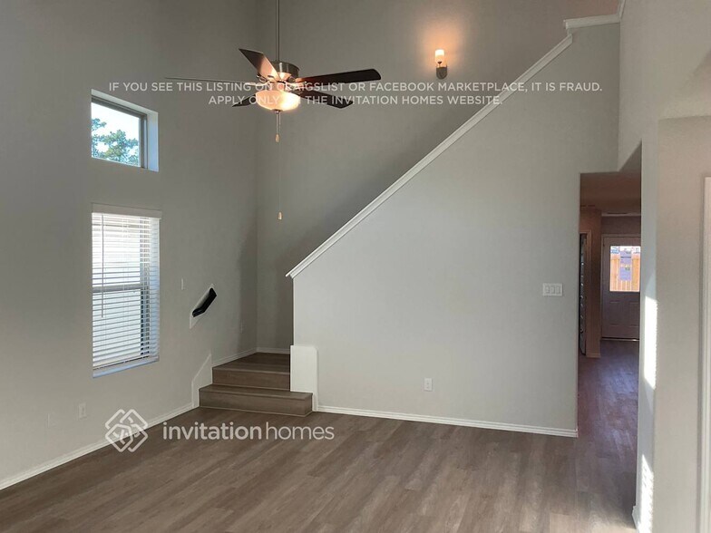 Building Photo - 10715 Sunlit St