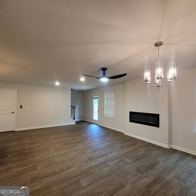 Building Photo - 220 River Meadow Dr