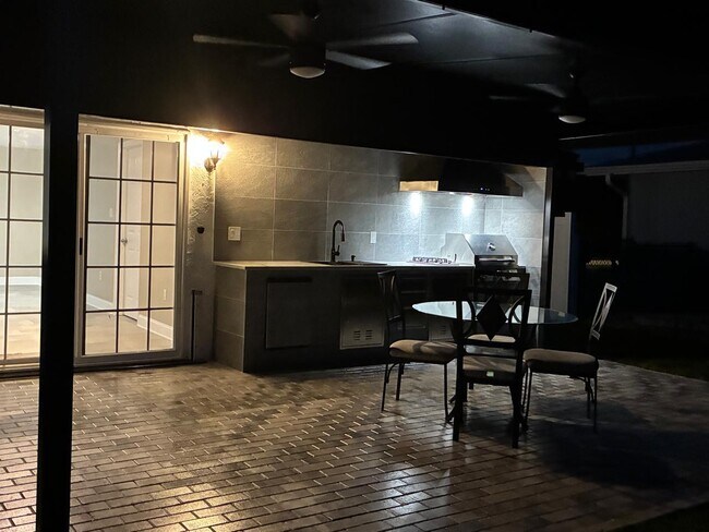 Building Photo - 5103 Condado Terrace
