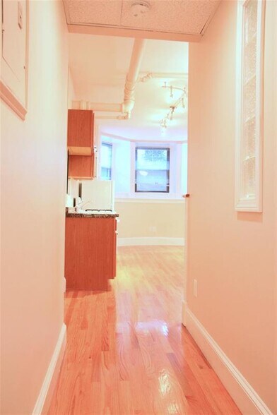 Building Photo - 878 Massachusetts Ave