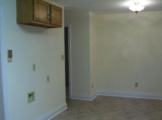 Building Photo - 13400 Oakwood Drive