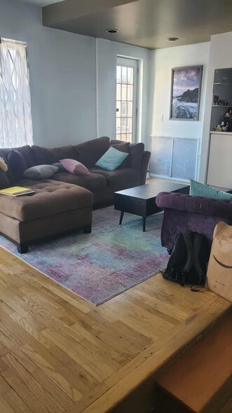 Living Room - 337 Washington St