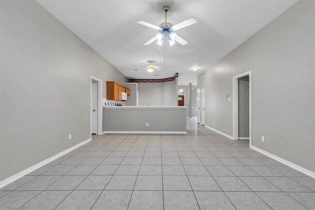 Building Photo - 820 Portsmouth Dr
