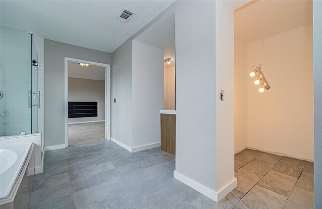 Building Photo - 6522 Everhill Cir