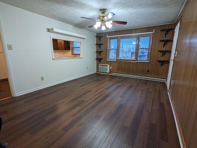 Building Photo - 359 Eagle School Rd