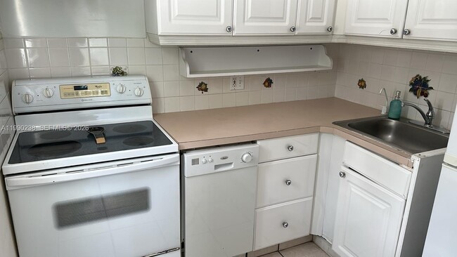 Building Photo - 90 Isle of Venice Dr