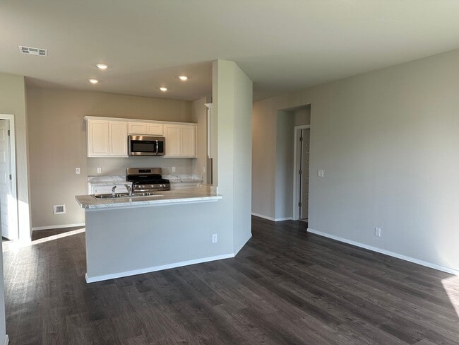 Building Photo - Brand-new 3 bedroom, 2 bath home located i...