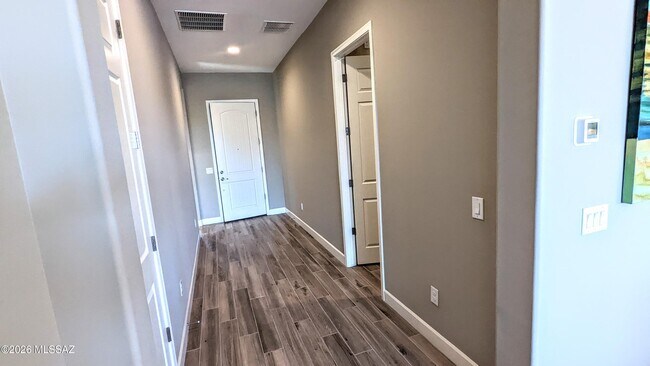 Building Photo - 13036 N Spinystar Dr