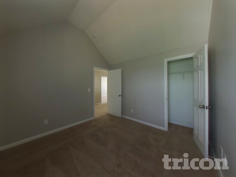 Building Photo - 7925 Donet Terrace Dr