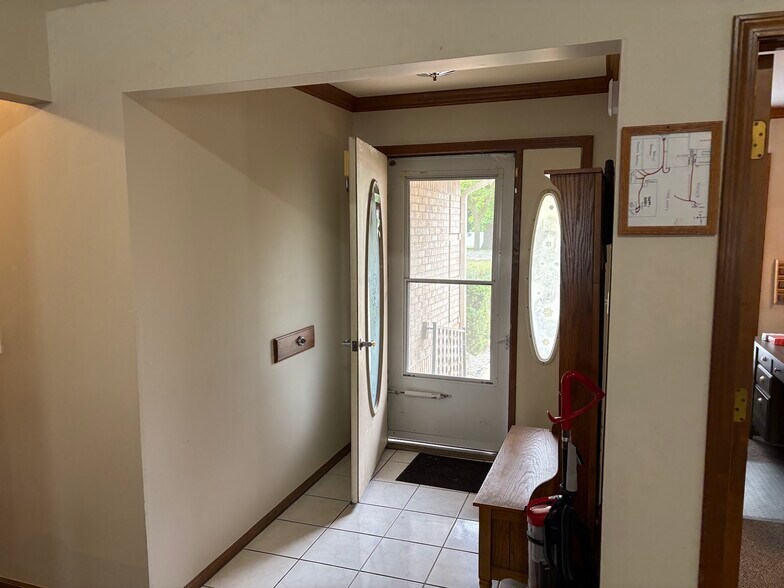 Building Photo - 50989 Middle River Dr