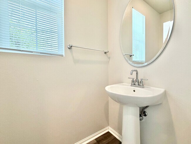 Building Photo - 3 bedroom Solar Home in Heirloom Farms for LEASE!