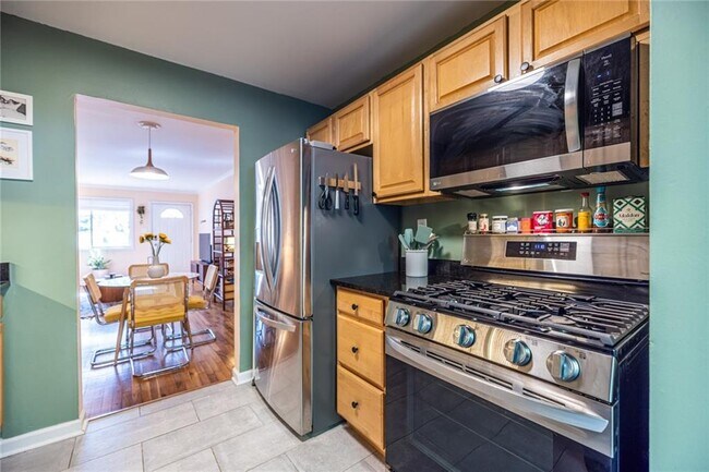 Building Photo - 520 Park Ave SE