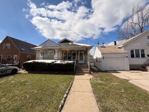 Building Photo - 7532 Monroe Ave