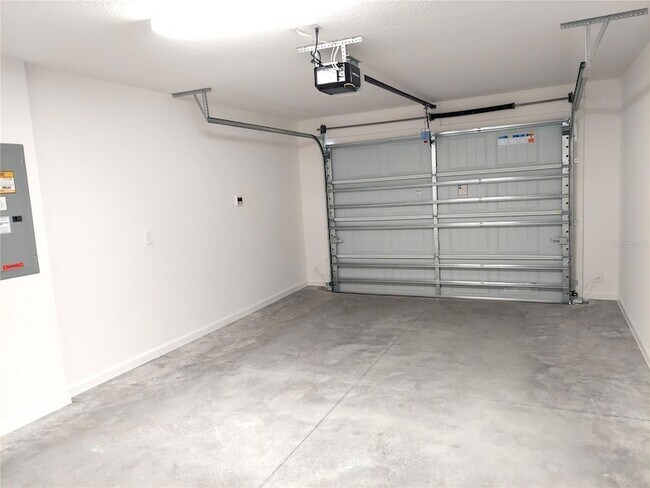 Building Photo - 3263 Sherfinski Ave