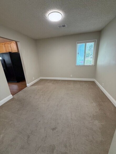 Building Photo - 1209 St Louis Dr