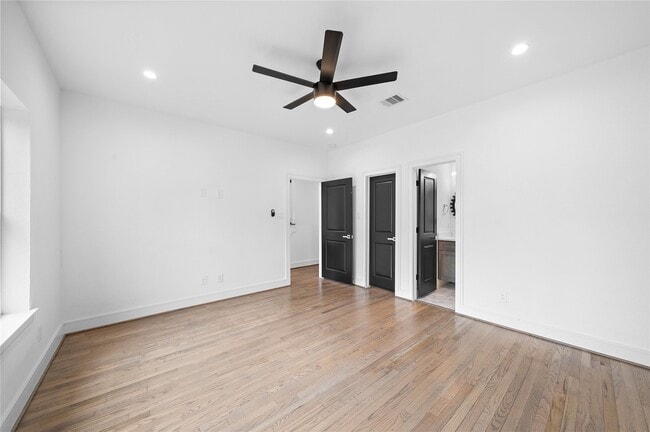 Building Photo - 1011 E 28th St
