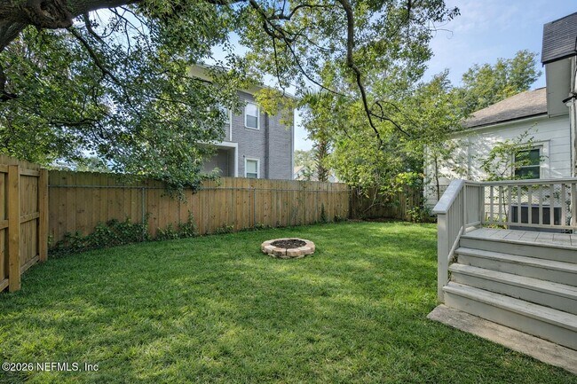 Building Photo - 424 Walnut Ct