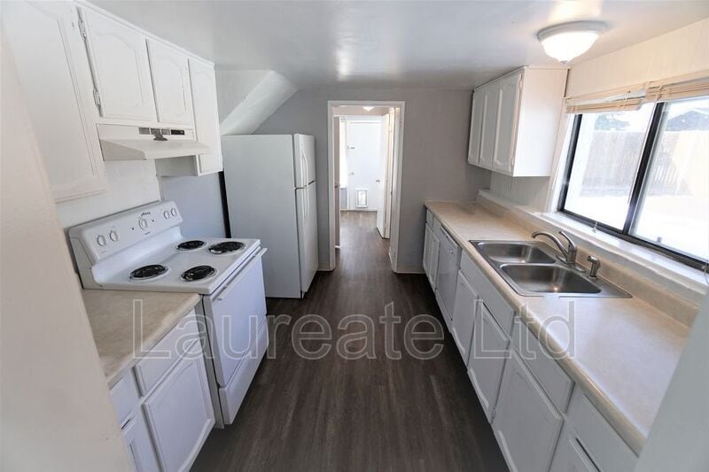 Building Photo - 2235 Iris St