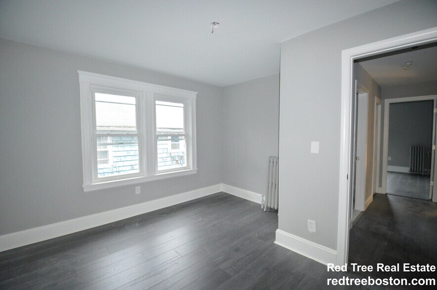 Building Photo - 159 Hillside St