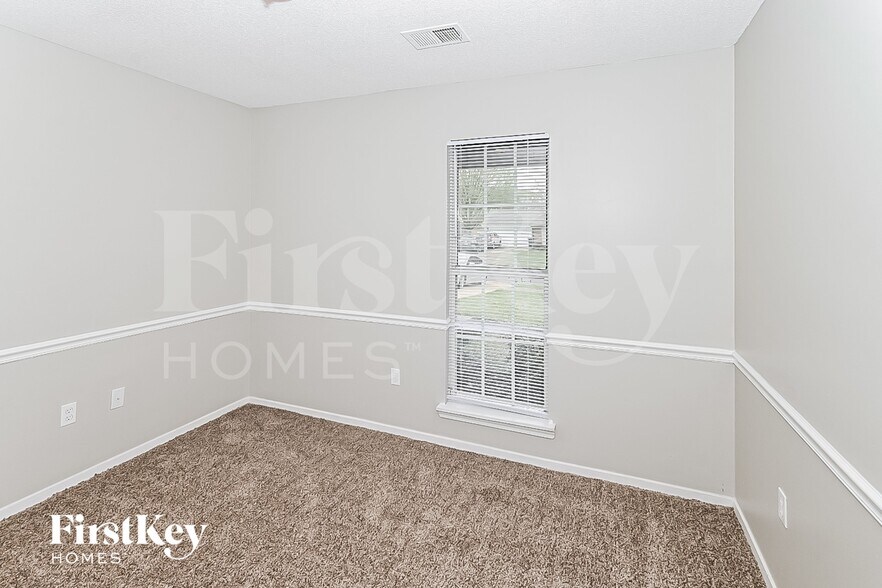 Building Photo - 6495 Westbury Ave