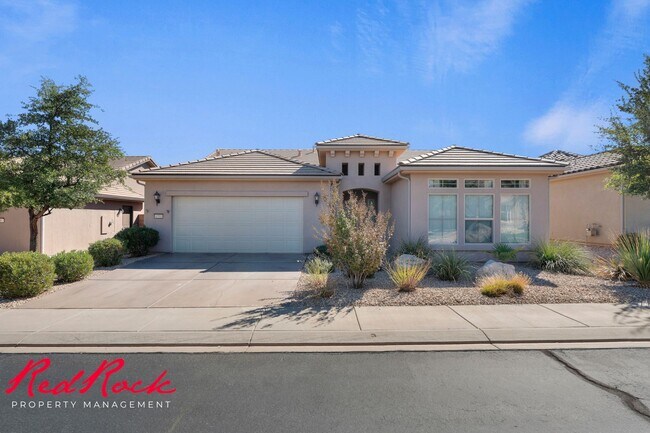 Building Photo - Sun River 2 Bedroom Home with Bonus Den! First Class Amenities!