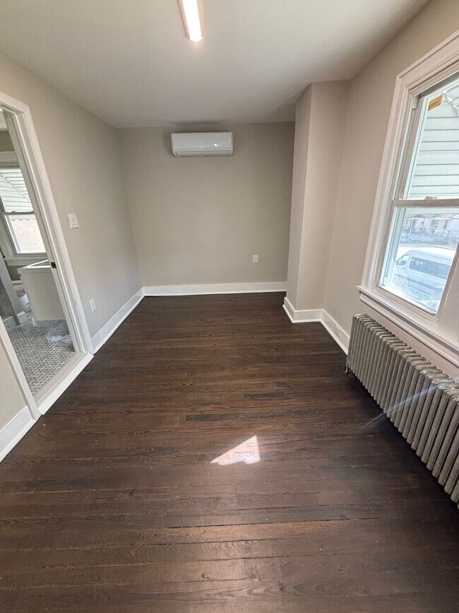 Building Photo - Newly Renovated 3-Bedroom, 2.5-Bath Home i...