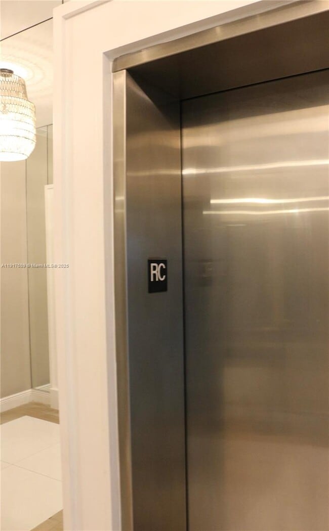 Building Photo - 350 S Miami Ave