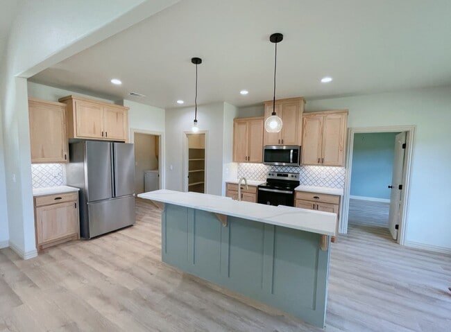 Building Photo - Private 2-Acre Retreat | Custom Home | Gat...