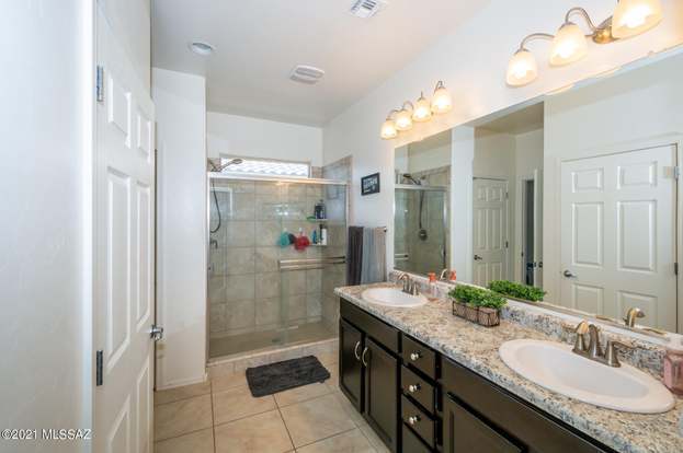 Building Photo - 9017 W Rolling Springs Dr