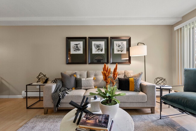 Building Photo - Second St. Station