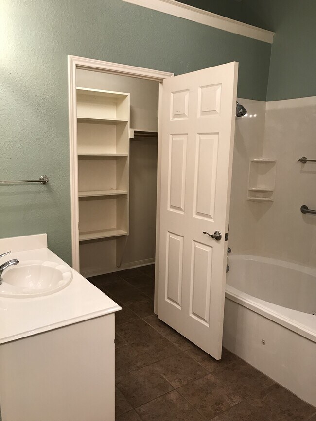 Building Photo - 7996 Pecan Dr