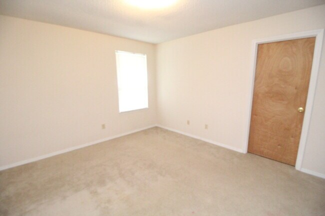 Building Photo - Updated 3-Bedroom Home in Bay Pine Villas ...