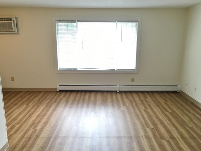 Building Photo - 3861 Brown Ave