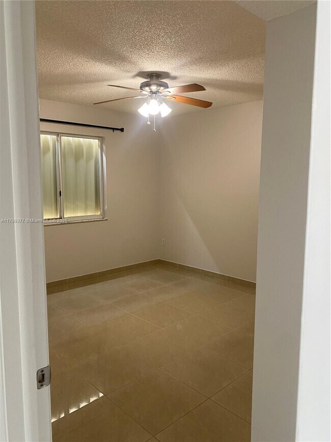 Building Photo - 3282 W 70th St