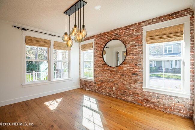 Building Photo - 11 Mascotte Pl