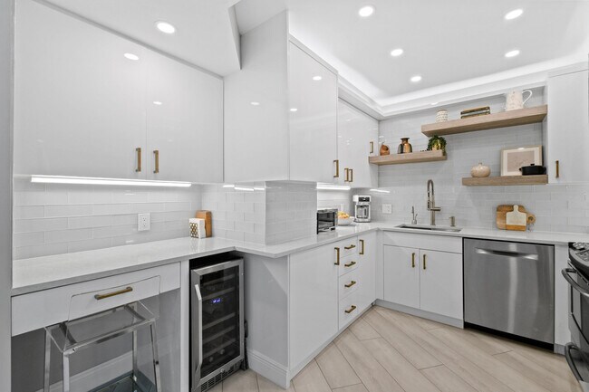 Building Photo - 2774 S Ocean Blvd