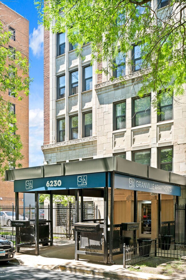 Primary Photo - 6230 N Kenmore Ave