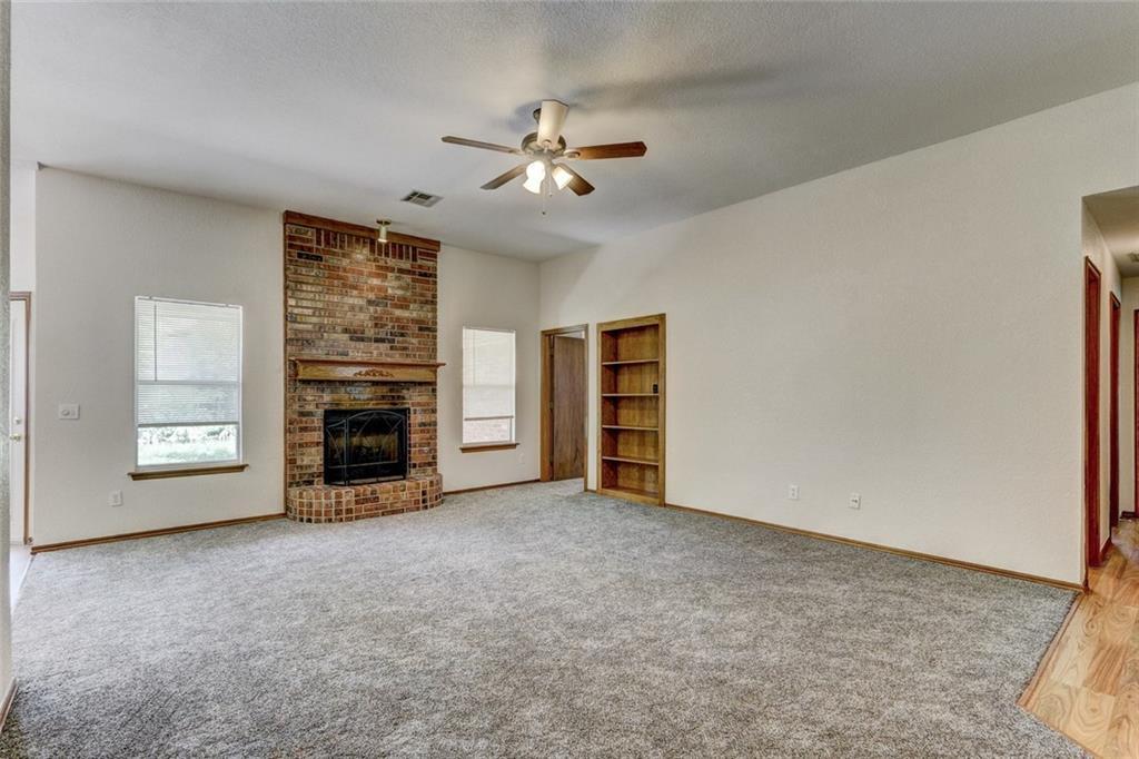 Building Photo - 305 Waterfront Dr