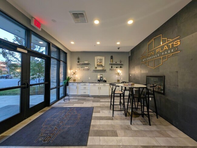 Building Photo - 751 N 6th St