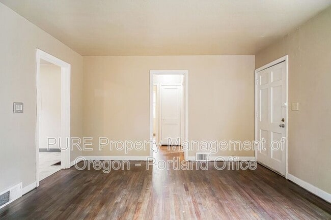 Building Photo - 4007 SW Comus St