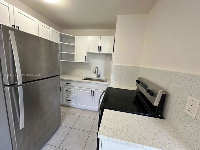 Primary Photo - 717 NW 5th Ave
