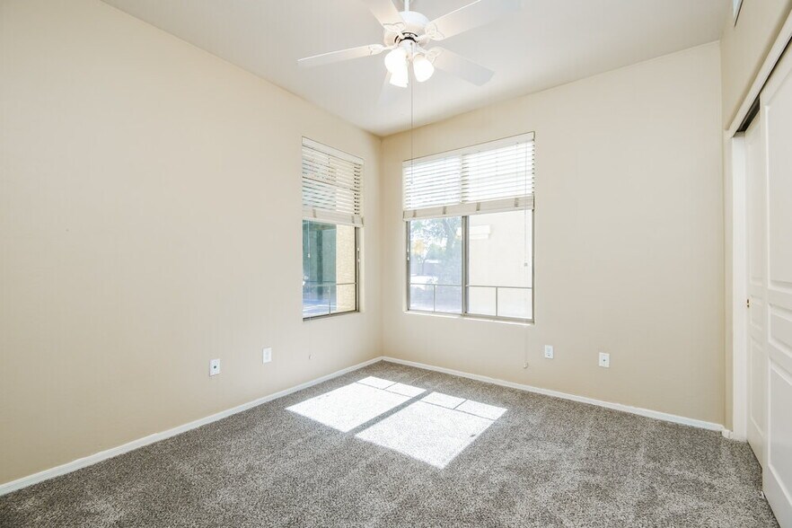 Building Photo - 1714 S Colonial Dr