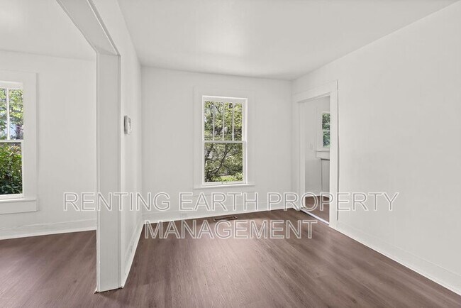 Building Photo - 601 78th St S