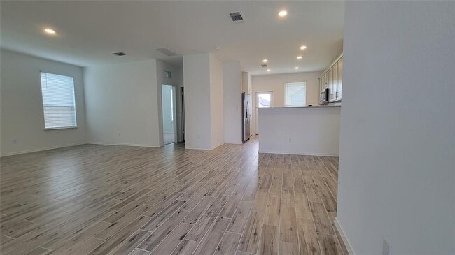 Building Photo - 217 Redonda Dr