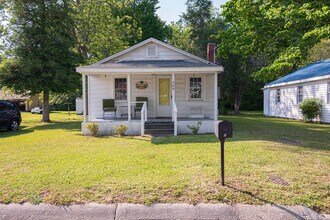 Building Photo - 509 S Shore Dr