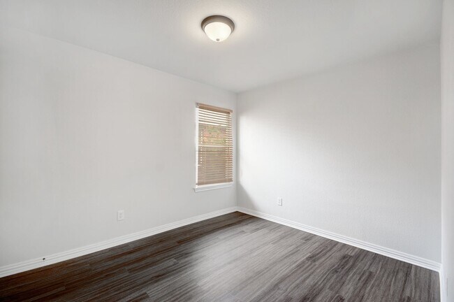 Building Photo - 117 Pheasant Trl