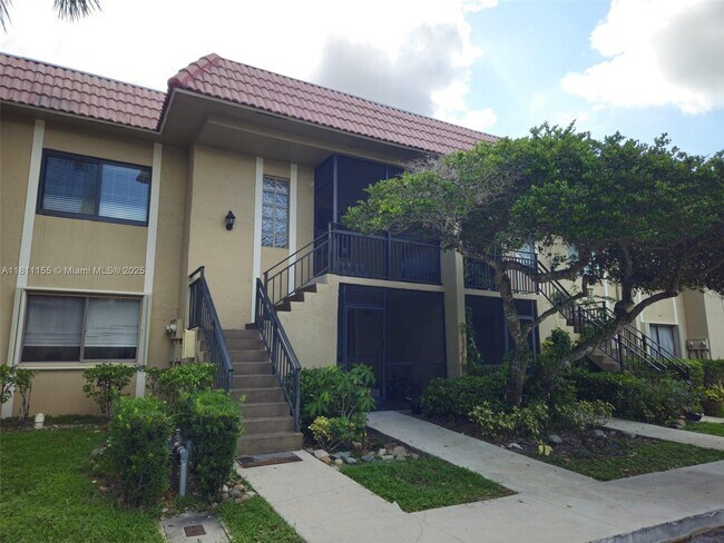 Building Photo - 302 Lakeview Dr