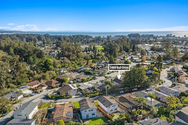 Building Photo - Cozy 2BR/2BA Duplex | Fireplace, Patio & Utilities Included